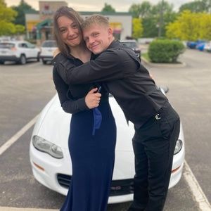 Meet your Posher, Deslyn